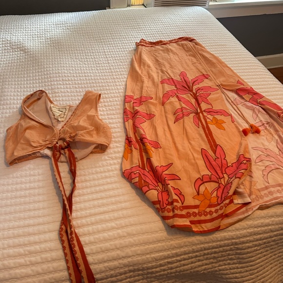 Z&L Europe Top & Maxi Set (Everything but Water) - Picture 8 of 9